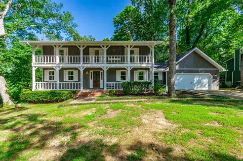 6501 Lake Shadows Cir, Hixson, TN 37343