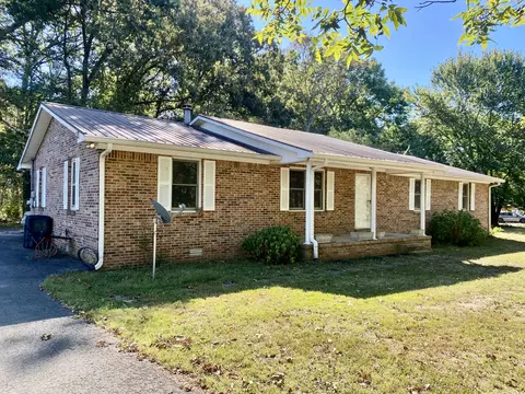 611 Thacker Rd, Manchester, TN 37355