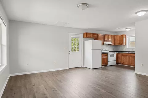 Living - 809 Old Hickory Blvd, Jackson, TN 38305 photo 4 of 8