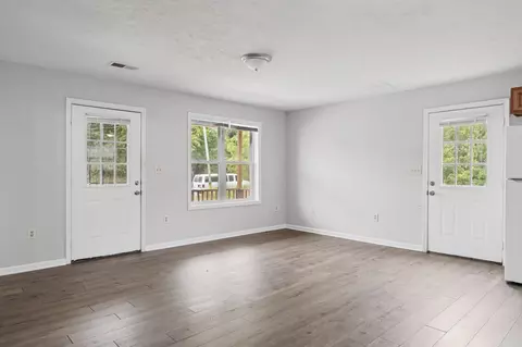 Living - 809 Old Hickory Blvd, Jackson, TN 38305 photo 7 of 8