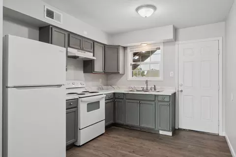 Kitchen - 809 Old Hickory Blvd, Jackson, TN 38305 photo 1 of 2