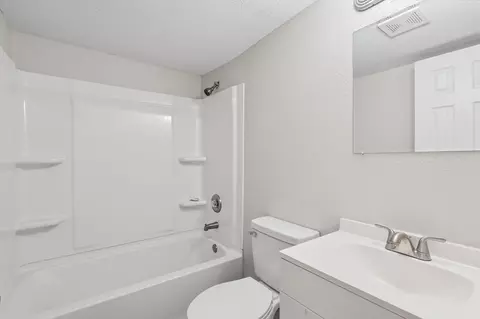 Bath - 809 Old Hickory Blvd, Jackson, TN 38305 photo 1 of 2