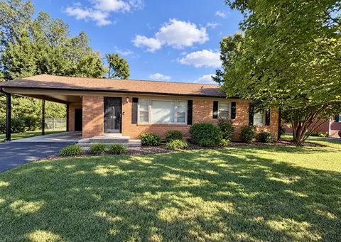 316 Roney Dr, Hopkinsville, KY 42240
