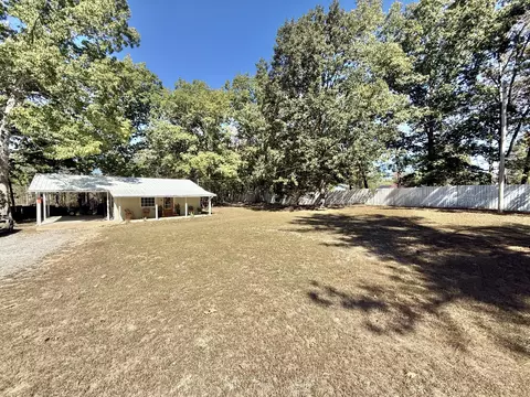 108 Hunters Ln, Hohenwald, TN 38462