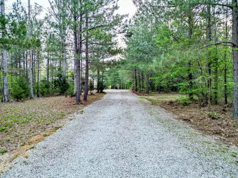 Exterior - 920 Mason Bates Bend Rd, Centerville, TN 37033 photo 5 of 24