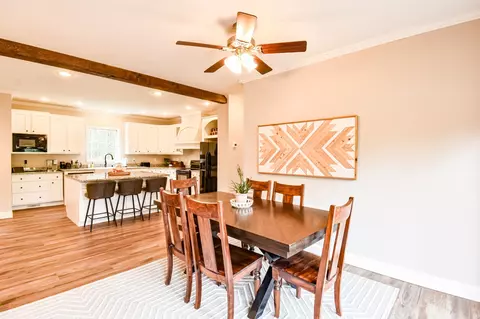 Dining - 920 Mason Bates Bend Rd, Centerville, TN 37033 photo 1 of 1
