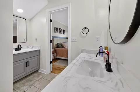 Bath - 8369 Bethlehem Rd, Springfield, TN 37172 photo 3 of 6