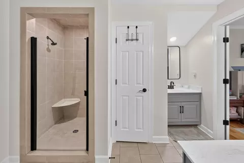 Bath - 8369 Bethlehem Rd, Springfield, TN 37172 photo 5 of 6