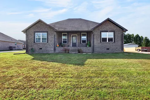 120 Hayden Drake Ln, Lafayette, TN 37083