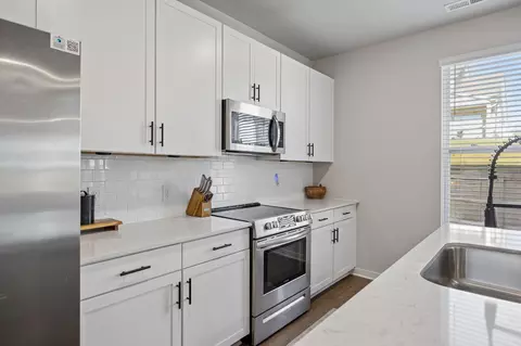 Kitchen - 821 Els Ct, Spring Hill, TN 37174 photo 2 of 3