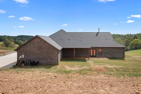 Exterior - 986 E Pin Hook Rd, Sparta, TN 38583 photo 17 of 24