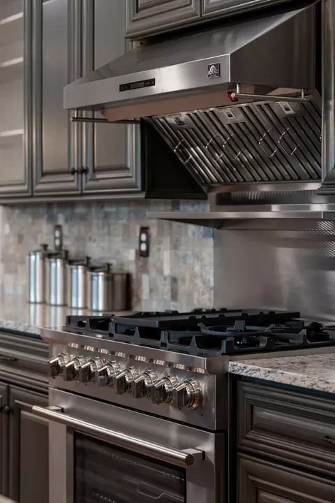 Kitchen - 986 E Pin Hook Rd, Sparta, TN 38583 photo 6 of 7