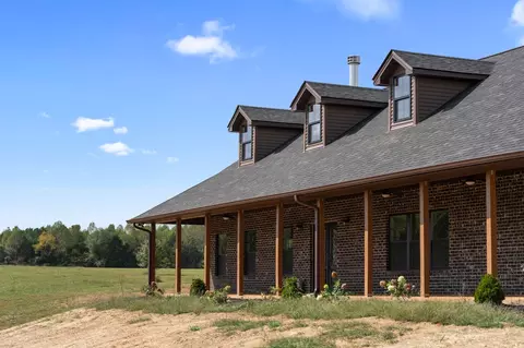 Exterior - 986 E Pin Hook Rd, Sparta, TN 38583 photo 21 of 24