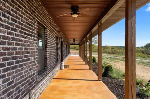 Exterior - 986 E Pin Hook Rd, Sparta, TN 38583 photo 12 of 24