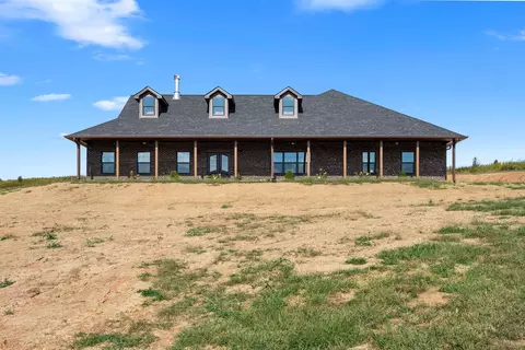Exterior - 986 E Pin Hook Rd, Sparta, TN 38583 photo 7 of 24