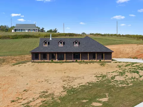 Exterior - 986 E Pin Hook Rd, Sparta, TN 38583 photo 23 of 24
