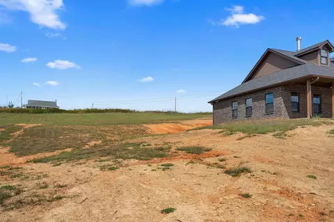 Exterior - 986 E Pin Hook Rd, Sparta, TN 38583 photo 20 of 24