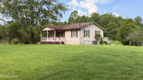 420 Black Oak Rd, Oneida, TN 37841