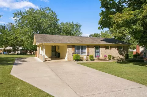 204 Park Cir, Waverly, TN 37185