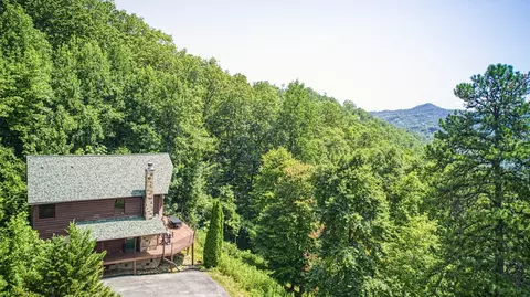2733 Pine Crest Ln, Sevierville, TN 37862