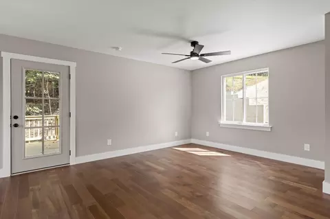 Living - 123 Cherokee Ridge Dr, Ocoee, TN 37361 photo 2 of 4