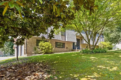 2404 Horseshoe Dr, Soddy Daisy, TN 37379
