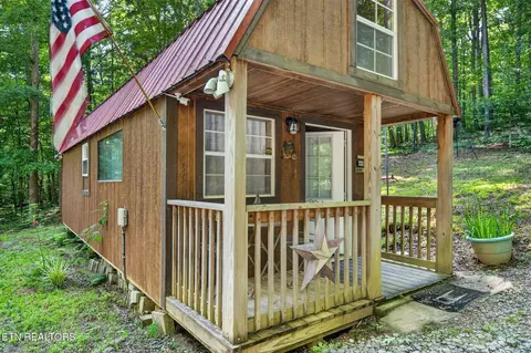 4207 Chapel Hill Rd, Crawford, TN 38554