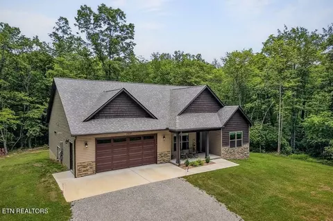 1507 E Overlook Rd, Monterey, TN 38574 photo 2