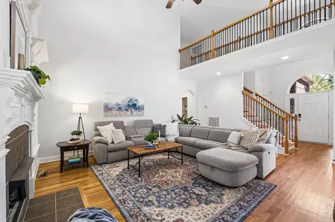 Living - 2813 Wright Haven Ct, Murfreesboro, TN 37130 photo 1 of 1