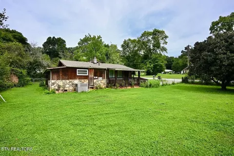 2204 Mentor Rd, Louisville, TN 37777