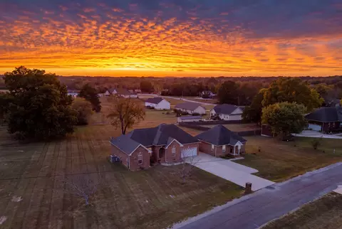 1507 Lindsey Ln, Chapel Hill, TN 37034