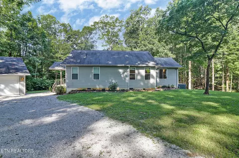 227 Avondale Ln, Sparta, TN 38583