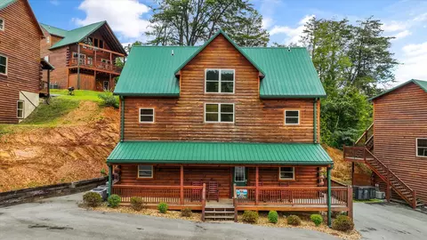2932 Fiddlers Creek Way, Pigeon Forge, TN 37863