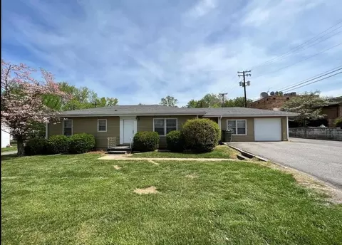 1604 E 9th St, Hopkinsville, KY 42240