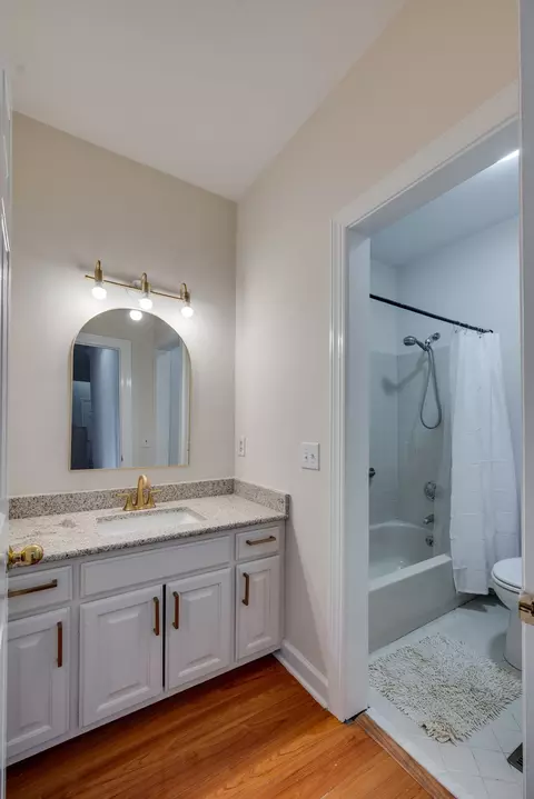 Bath - 162 Deercrest Cir, Franklin, TN 37069 photo 2 of 3