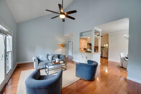 Living - 162 Deercrest Cir, Franklin, TN 37069 photo 2 of 4