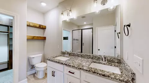 Bath - 3514 Pershing Dr, Murfreesboro, TN 37129 photo 2 of 4
