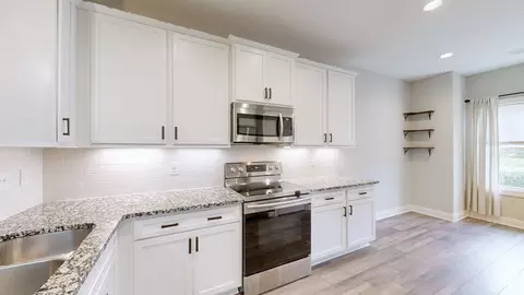 Kitchen - 3514 Pershing Dr, Murfreesboro, TN 37129 photo 2 of 2