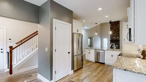 Entry Way - 3514 Pershing Dr, Murfreesboro, TN 37129 photo 2 of 3
