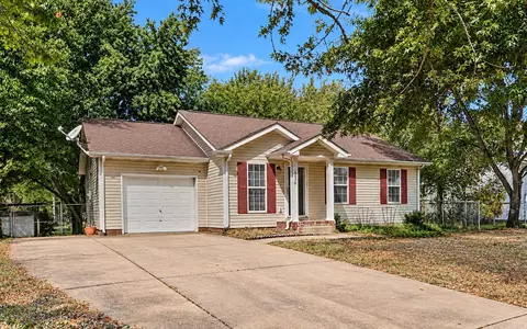 1036 Bush Ave, Oak Grove, KY 42262