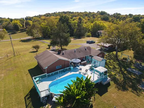 1975 Philadelphia Rd, Lebanon, TN 37087