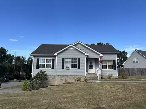 1697 Parkside Dr, Clarksville, TN 37042