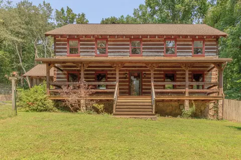 8902 Barbara Dr, Soddy Daisy, TN 37379