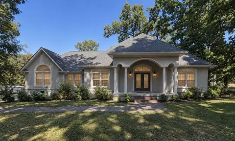 1313 Asbury Dr, New Johnsonville, TN 37134