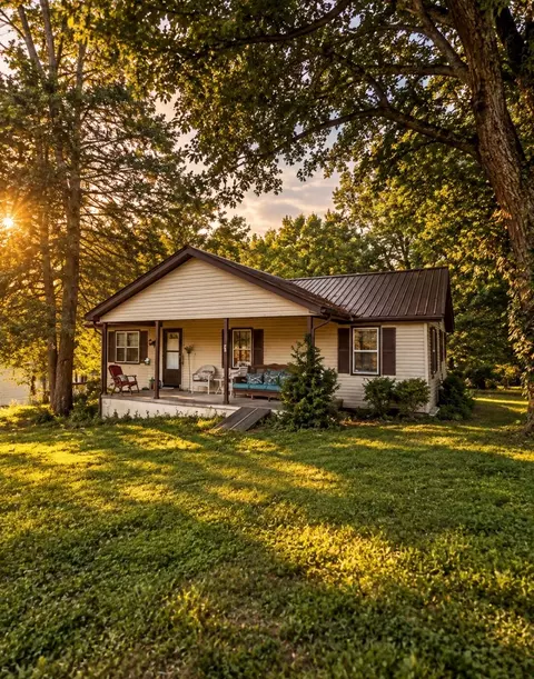 160 Ivy Ave, Crossville, TN 38555