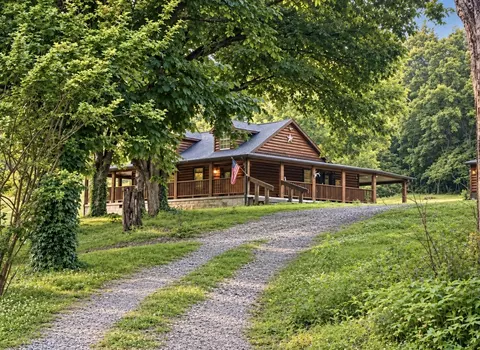 1528 Knob Creek Rd, Celina, TN 38551