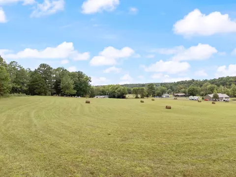 0 White Oak Rd, Mcewen, TN 37101