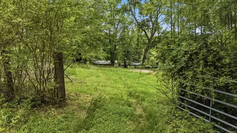 10675 Lovell Rd, Soddy Daisy, TN 37379