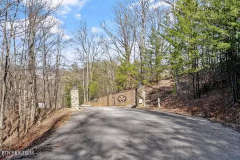 117 Indian Ridge Dr, Tellico Plains, TN 37385
