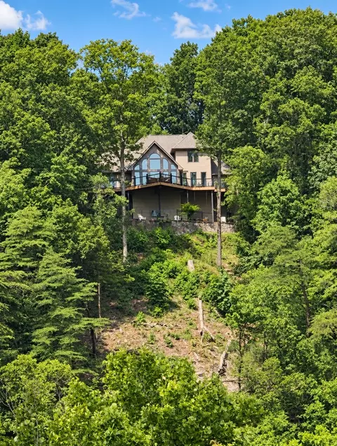 1031 Riverview Ln, Ashland City, TN 37015